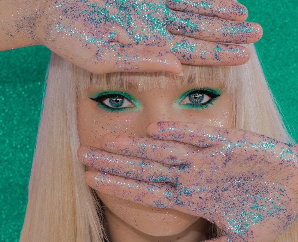 Grown-Up Glitter Hair Ideas For Christmas and NYE